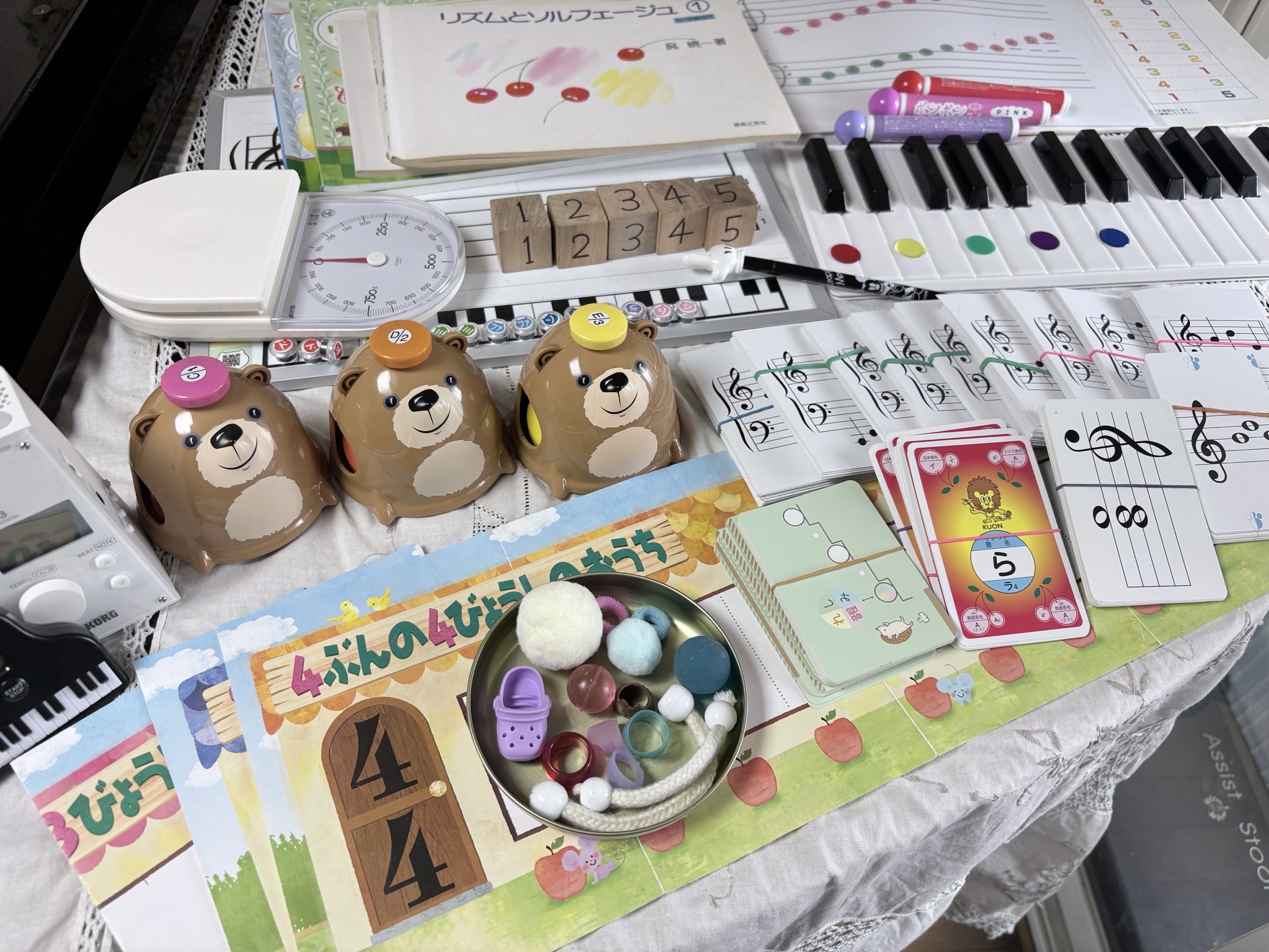 音感グッズを使ったレッスンの様子